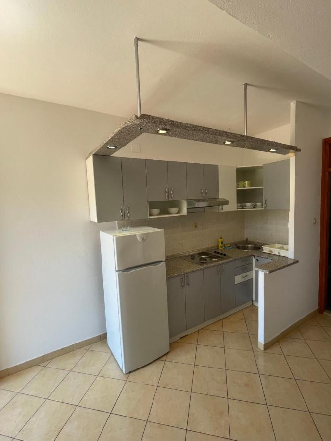 Apartments Belic With Pool Jelsa  Exterior photo